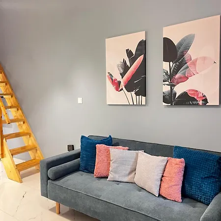 Modern Loft 3 Min Walk To The Sea 78а アパート