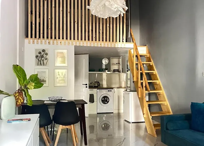 Modern Loft 3 Min Walk To The Sea 78а アパート